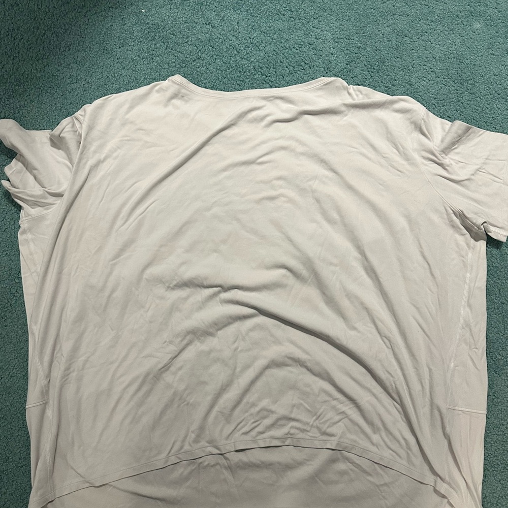Lululemon White Casual T-Shirt